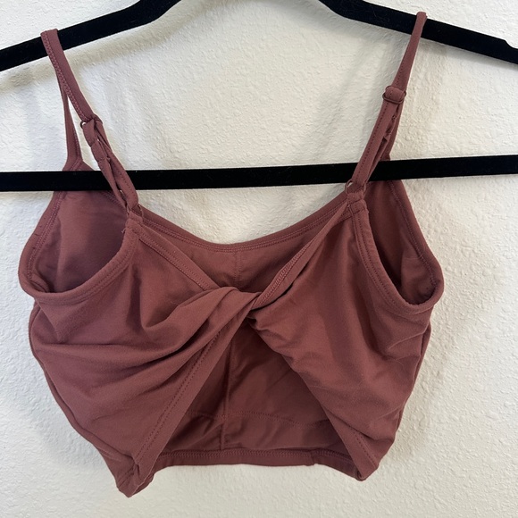 Alphalete twist back tank top - Picture 4 of 4